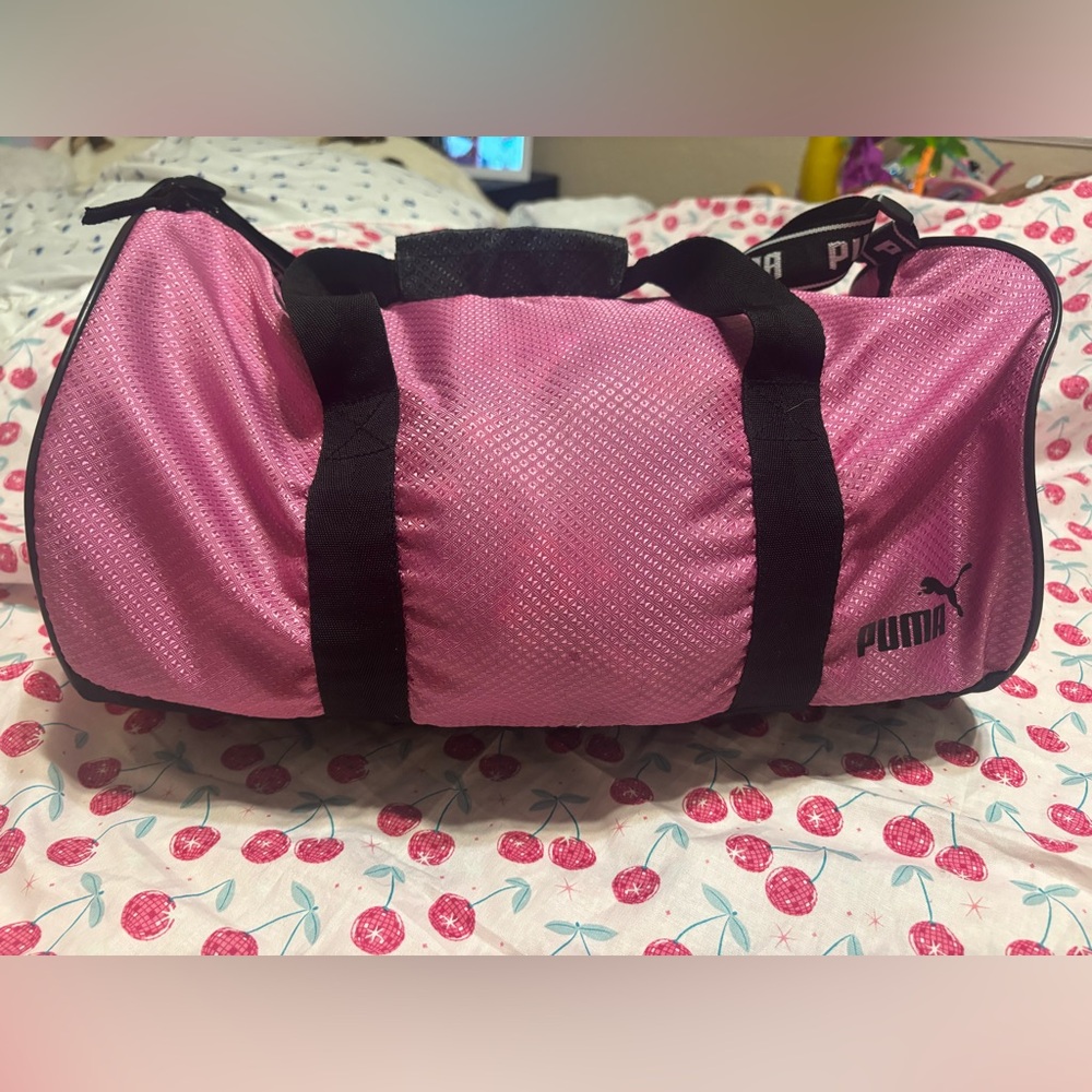 Puma Vibrant Pink Sports Bag duffle